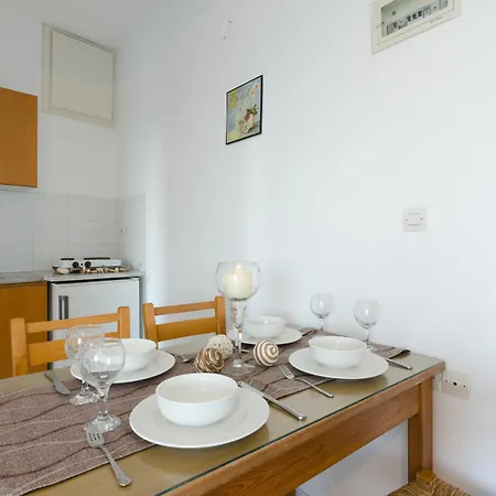 Aglaia And 3* Herszonisszosz