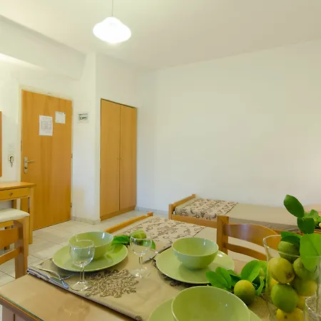 Aglaia And Hotel 3*